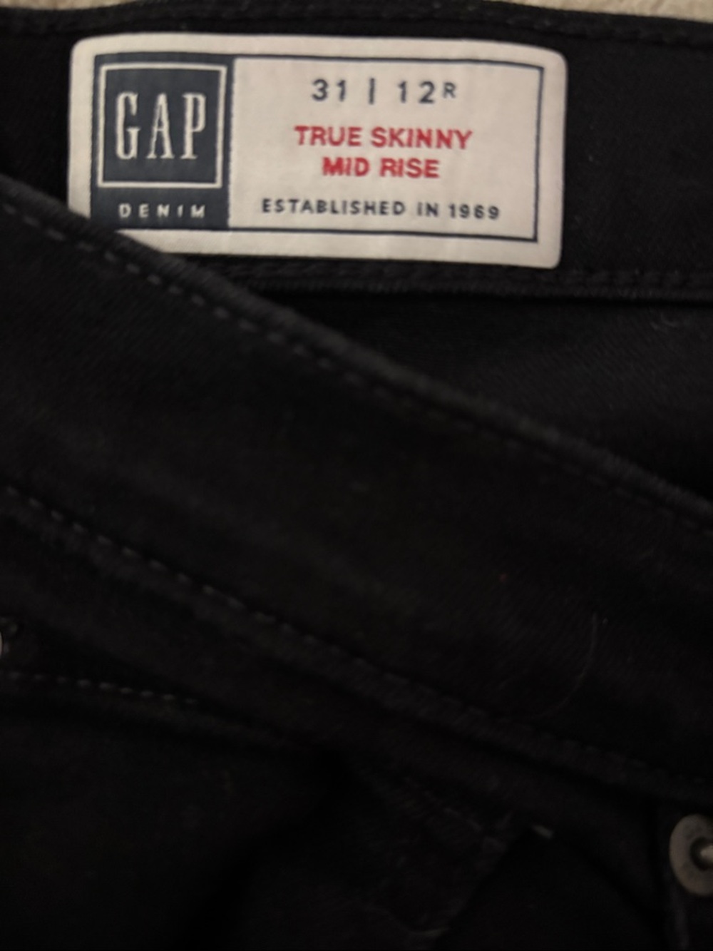 GAP True Skinny Mid Rise Jeans - Black